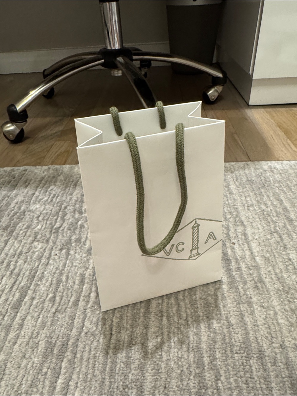 Van Cleef White Gift Bag with Olive Green Rope Handles